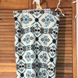 Cute Lularoe Cassie skirt Small